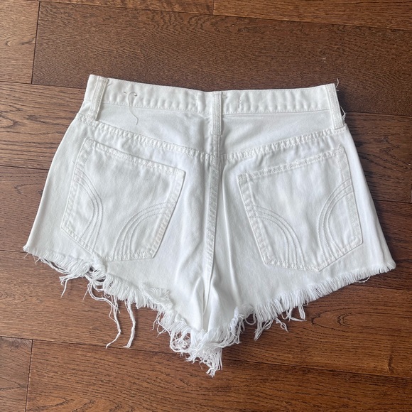 Hollister White Denim Shorts - Picture 2 of 2
